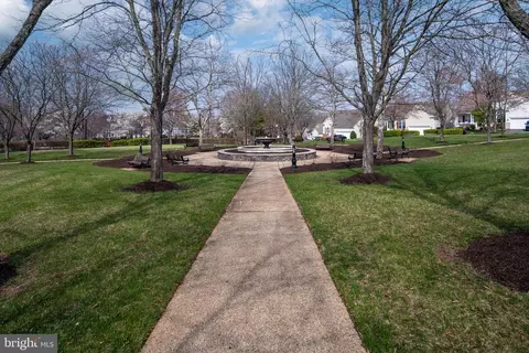Exterior - 12966 Dunbarton Dr, Bristow, VA 20136 photo 13 of 14
