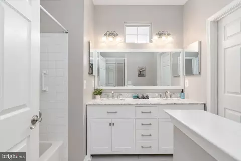 Entry Way - 12966 Dunbarton Dr, Bristow, VA 20136 photo 7 of 7