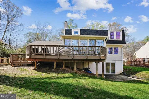 Exterior - 15803 Edgewood Dr, Dumfries, VA 22025 photo 4 of 6