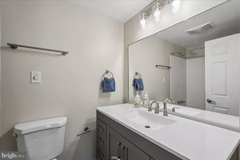 Bath - 15803 Edgewood Dr, Dumfries, VA 22025 photo 2 of 2