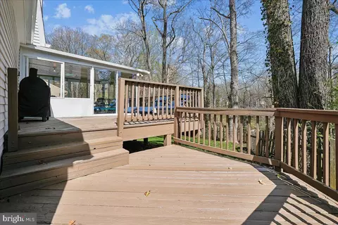 Exterior - 15803 Edgewood Dr, Dumfries, VA 22025 photo 3 of 6