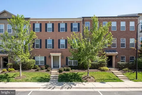 15353 Rosemont Manor Dr, Haymarket, VA 20169