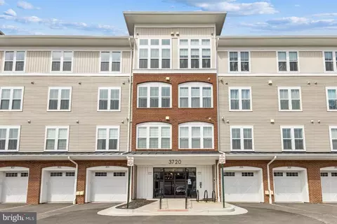 3720 Havertill Ln #306, Woodbridge, VA 22193