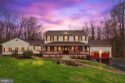 11547 Gunner Ct, Woodbridge, VA 22192