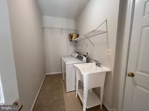6938 Walnut Hill Dr, Gainesville, VA 20155 photo 16
