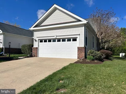 6938 Walnut Hill Dr, Gainesville, VA 20155 photo 2