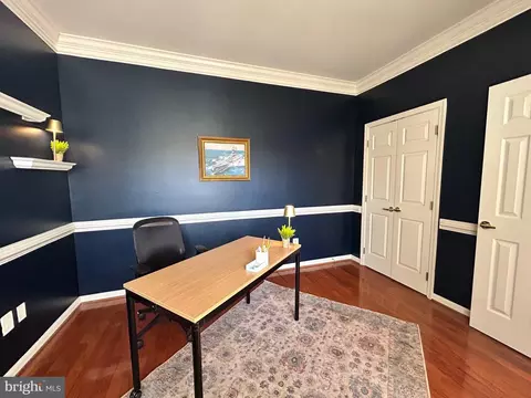 6938 Walnut Hill Dr, Gainesville, VA 20155 photo 5