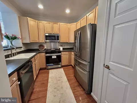 6938 Walnut Hill Dr, Gainesville, VA 20155 photo 9
