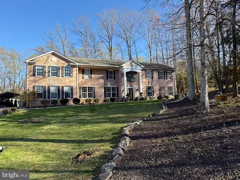 Exterior - 3209 Shoreview Rd, Triangle, VA 22172 photo 2 of 6
