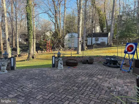 Exterior - 3209 Shoreview Rd, Triangle, VA 22172 photo 4 of 6