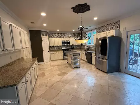 Kitchen - 3209 Shoreview Rd, Triangle, VA 22172 photo 1 of 4