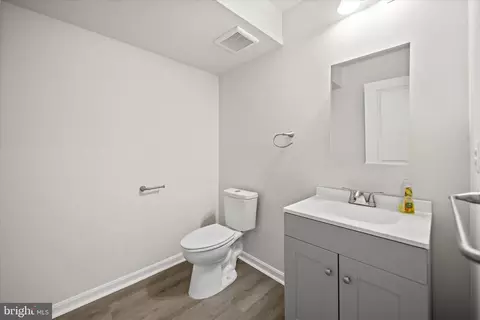 Bath - 18218 Summit Pointe Dr, Triangle, VA 22172 photo 1 of 1