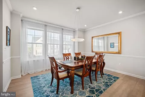Dining - 18218 Summit Pointe Dr, Triangle, VA 22172 photo 2 of 3