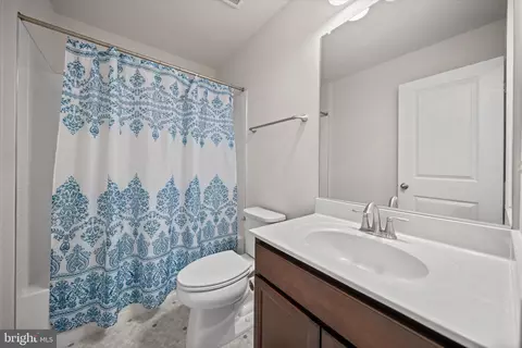 Entry Way - 18218 Summit Pointe Dr, Triangle, VA 22172 photo 5 of 6