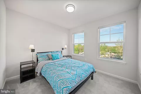Bedroom - 18218 Summit Pointe Dr, Triangle, VA 22172 photo 4 of 8