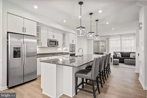 Kitchen - 18218 Summit Pointe Dr, Triangle, VA 22172 photo 1 of 4
