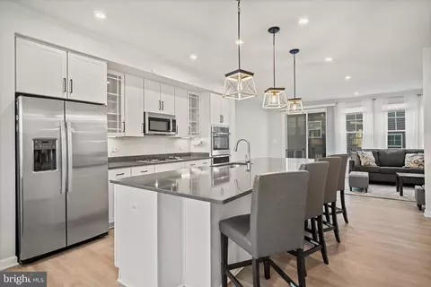 Kitchen - 18218 Summit Pointe Dr, Triangle, VA 22172 photo 4 of 4