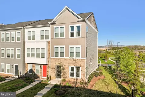 15119 Jaxton Square Ln, Haymarket, VA 20169