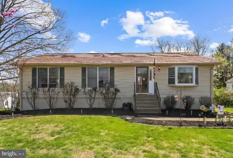 12305 Izaak Walton Dr, Bristow, VA 20136