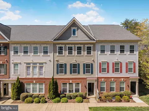 4888 Dane Ridge Cir, Woodbridge, VA 22193