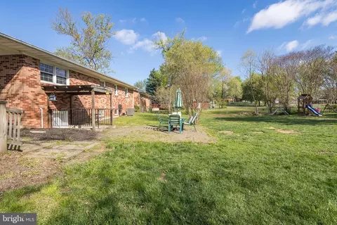 Exterior - 7707 Huron Dr, Gainesville, VA 20155 photo 7 of 12