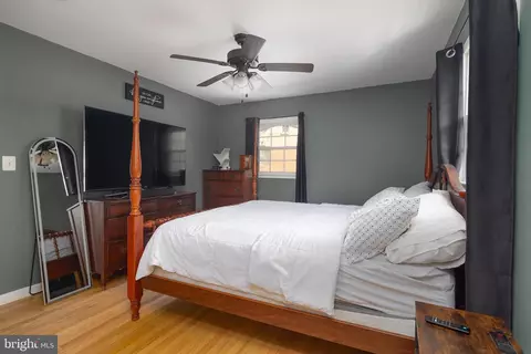 Bedroom - 7707 Huron Dr, Gainesville, VA 20155 photo 3 of 5