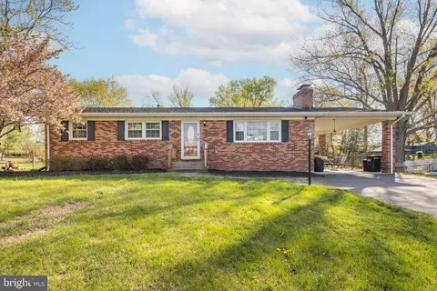 Exterior - 7707 Huron Dr, Gainesville, VA 20155 photo 2 of 12
