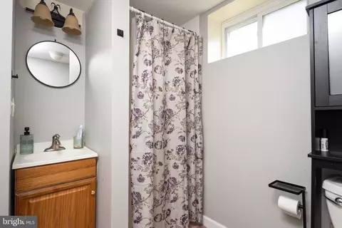 Bath - 7707 Huron Dr, Gainesville, VA 20155 photo 3 of 3