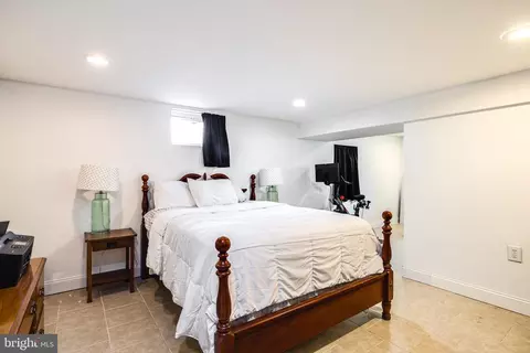 Bedroom - 7707 Huron Dr, Gainesville, VA 20155 photo 4 of 5