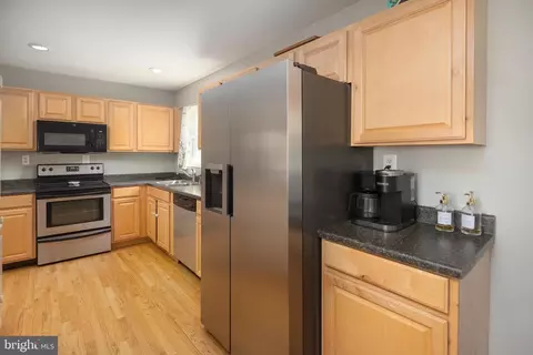 Kitchen - 7707 Huron Dr, Gainesville, VA 20155 photo 1 of 2