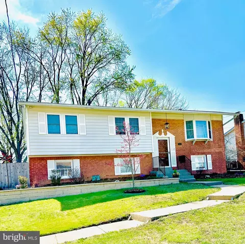 805 Norwood Ln, Woodbridge, VA 22191