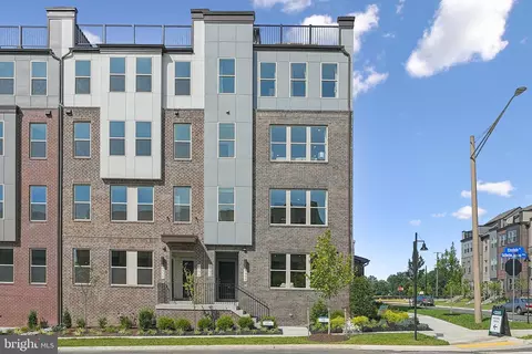 8590 Lovelace St, Manassas, VA 20109