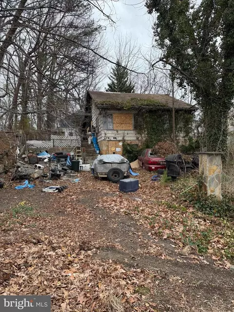 18519 Triangle St, Triangle, VA 22172