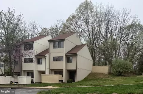 1750 Powder Horn Ter, Woodbridge, VA 22191