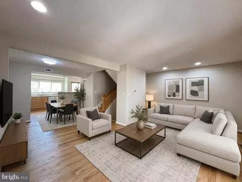 1754 Powder Horn Ter, Woodbridge, VA 22191