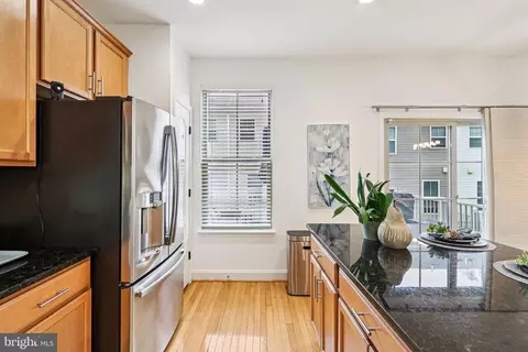 Kitchen - 4505 Potomac Highlands Cir, Triangle, VA 22172 photo 11 of 11