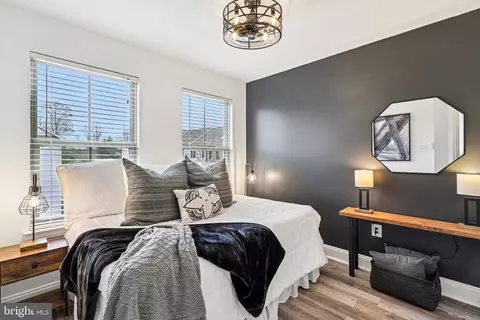 Bedroom - 4505 Potomac Highlands Cir, Triangle, VA 22172 photo 6 of 9