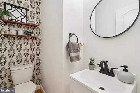 Bath - 4505 Potomac Highlands Cir, Triangle, VA 22172 photo 1 of 4