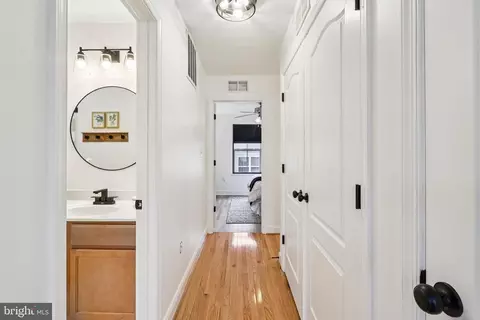 Entry Way - 4505 Potomac Highlands Cir, Triangle, VA 22172 photo 8 of 8