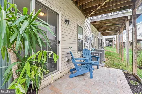 Exterior - 4505 Potomac Highlands Cir, Triangle, VA 22172 photo 6 of 11