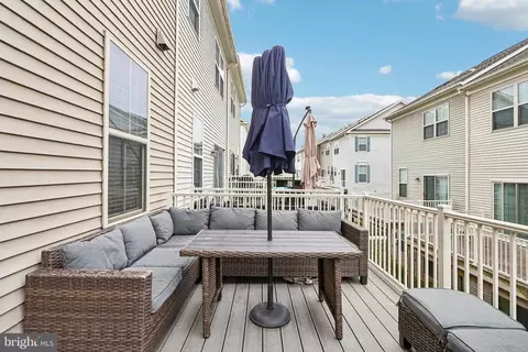 Exterior - 4505 Potomac Highlands Cir, Triangle, VA 22172 photo 4 of 11