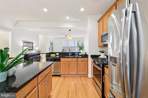 Kitchen - 4505 Potomac Highlands Cir, Triangle, VA 22172 photo 7 of 11