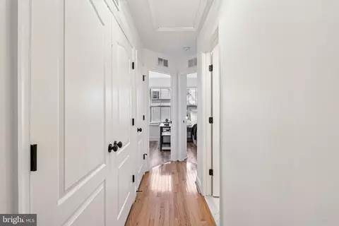 Entry Way - 4505 Potomac Highlands Cir, Triangle, VA 22172 photo 5 of 8