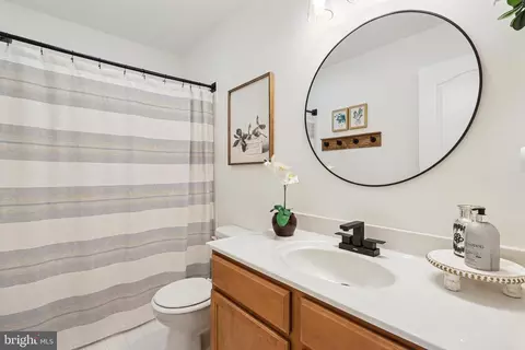 Bath - 4505 Potomac Highlands Cir, Triangle, VA 22172 photo 4 of 4