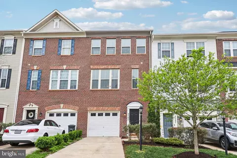 Exterior - 4505 Potomac Highlands Cir, Triangle, VA 22172 photo 10 of 11