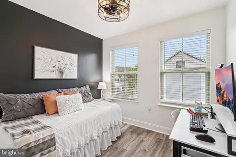Bedroom - 4505 Potomac Highlands Cir, Triangle, VA 22172 photo 8 of 9