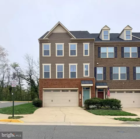 8966 Bridle Ridge Ln, Manassas, VA 20110