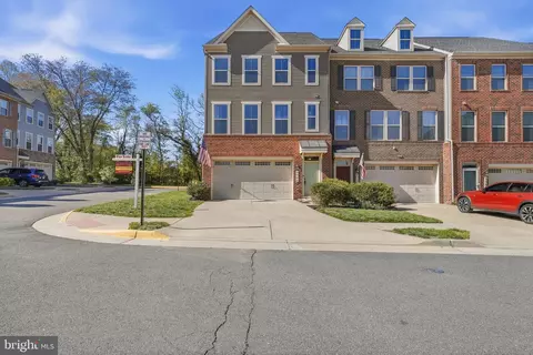 8966 Bridle Ridge Ln, Manassas, VA 20110