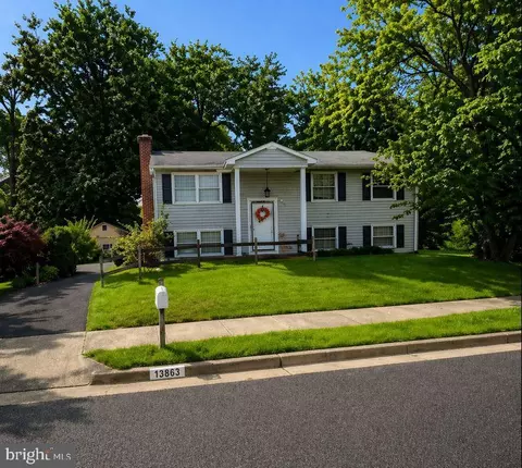 13863 Langstone Dr, Woodbridge, VA 22193