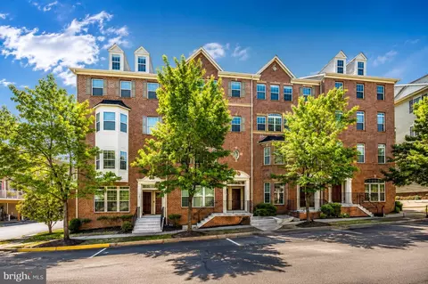 15057 Leicestershire St, Woodbridge, VA 22191